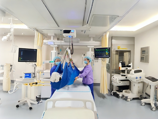 cl100-intelligent-ceiling-lift-applications
