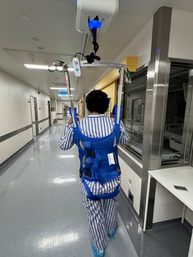 cl100-intelligent-ceiling-lift-applications
